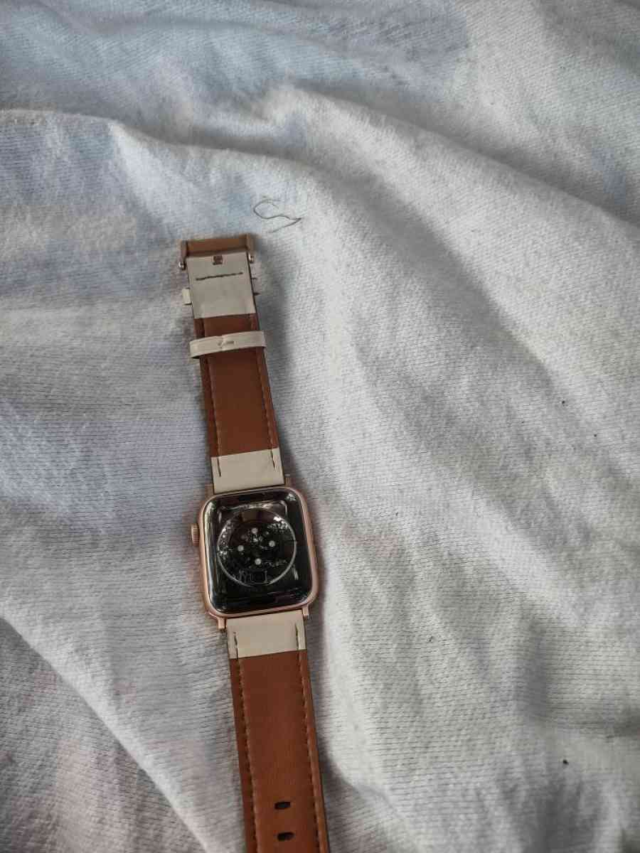 apple watch series 6 40 mm - Kissimmee, Florida - FleaMarketBay