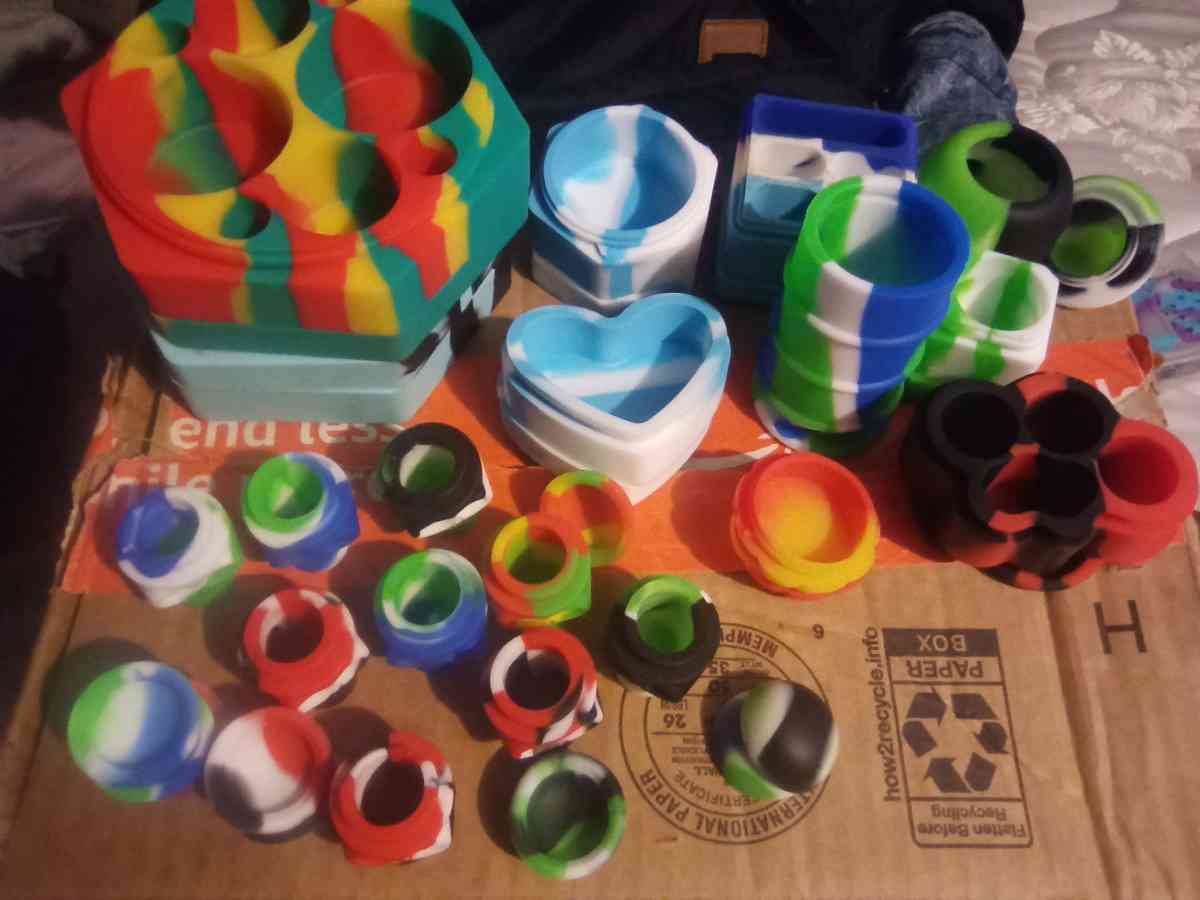 silicone wax containers - Yakima, Washington - FleaMarketBay