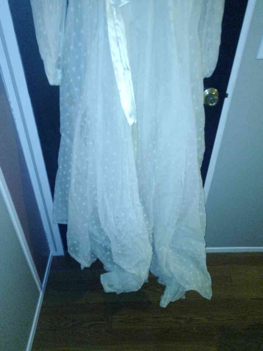 Vintage Wedding Gown - Gaston, South Carolina - FleaMarketBay