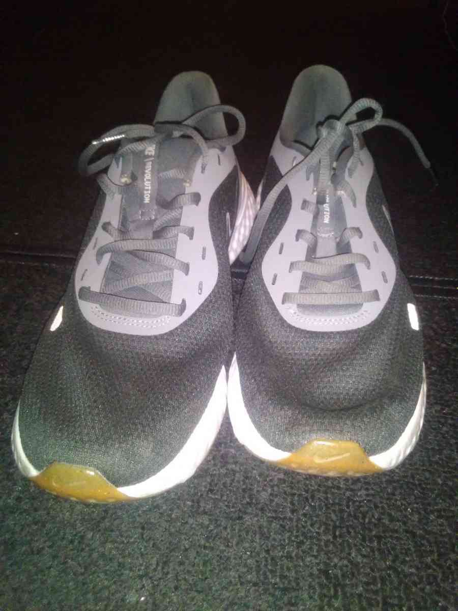 Nike Revolutions - Las Vegas, Nevada - FleaMarketBay