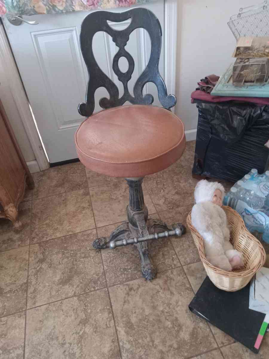 drug store ice cream parlor chairs 45each - Alicia, Arkansas