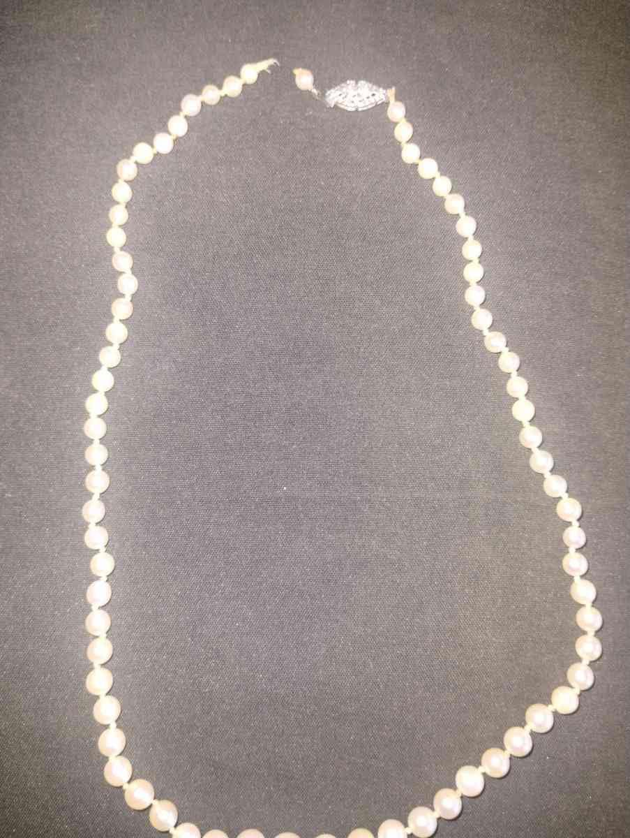 real pearl necklace - El Paso, Texas