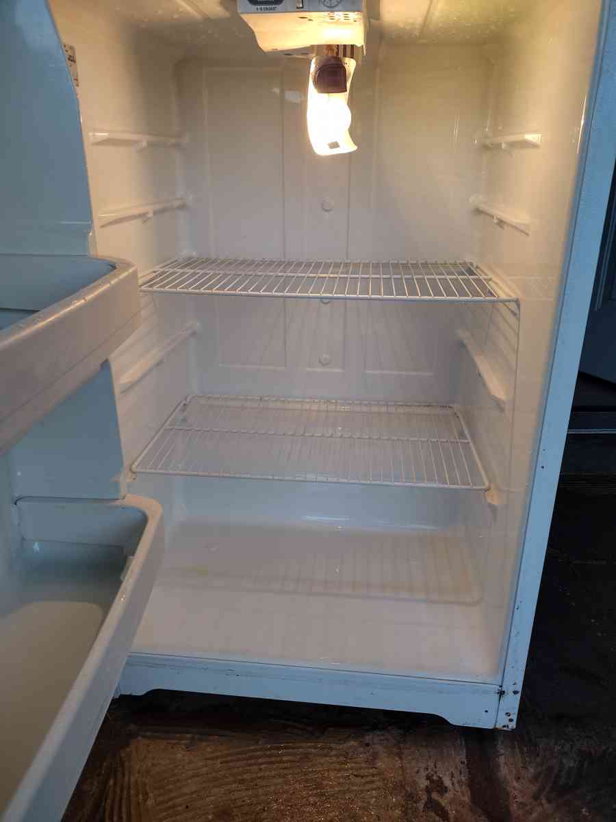 Americana fridge - Tucson, Arizona - FleaMarketBay