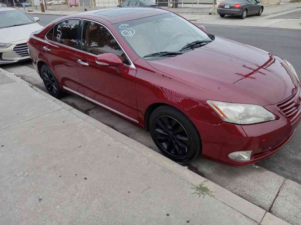 2010 Lexus - Los Angeles, California - FleaMarketBay