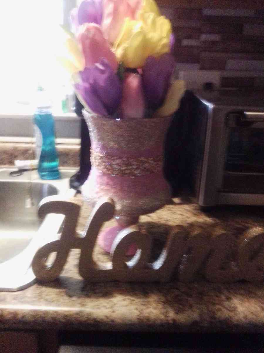 floral arrangement and home sign - Charlotte, North Carolina - FleaMarketBay