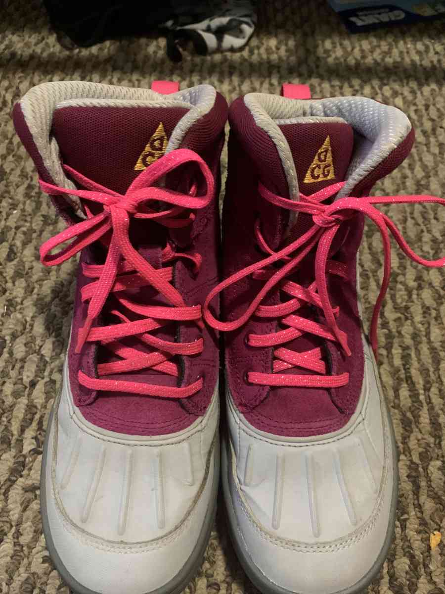 Nike boots - Roanoke, Virginia