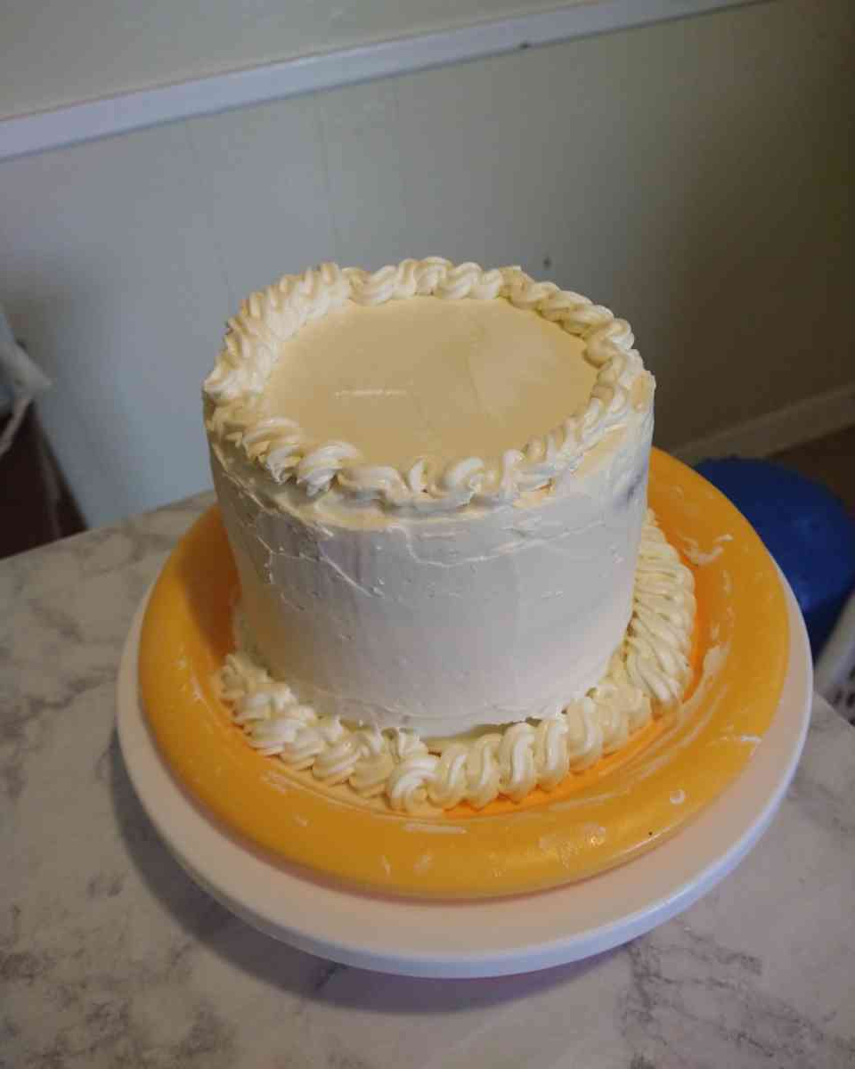 3 layer 6 in vanilla cake - Arlington, Texas - FleaMarketBay
