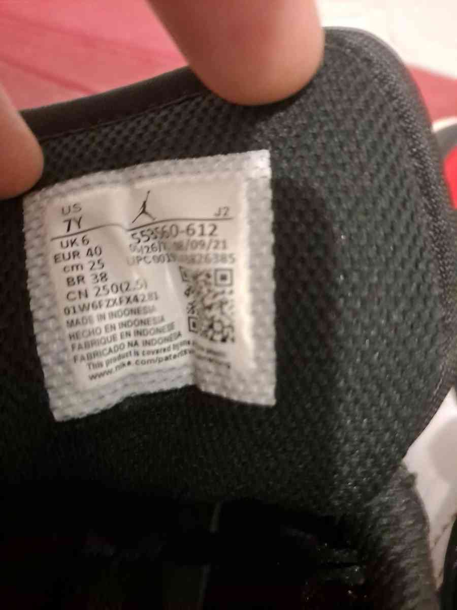 Jordans size 7y - Dickinson, Texas - FleaMarketBay