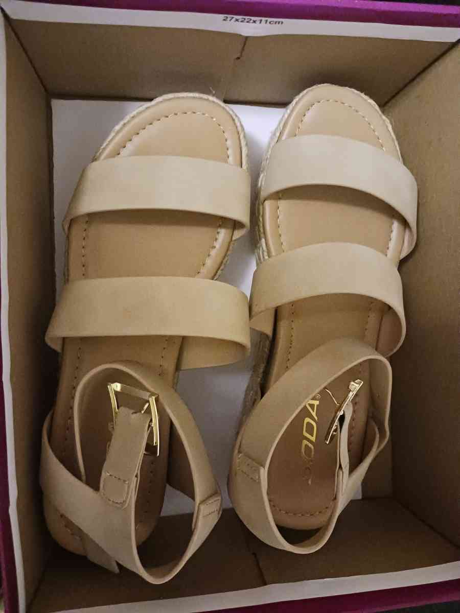 Soda brand tan wedged 2 strap sandals - Urbana, Illinois