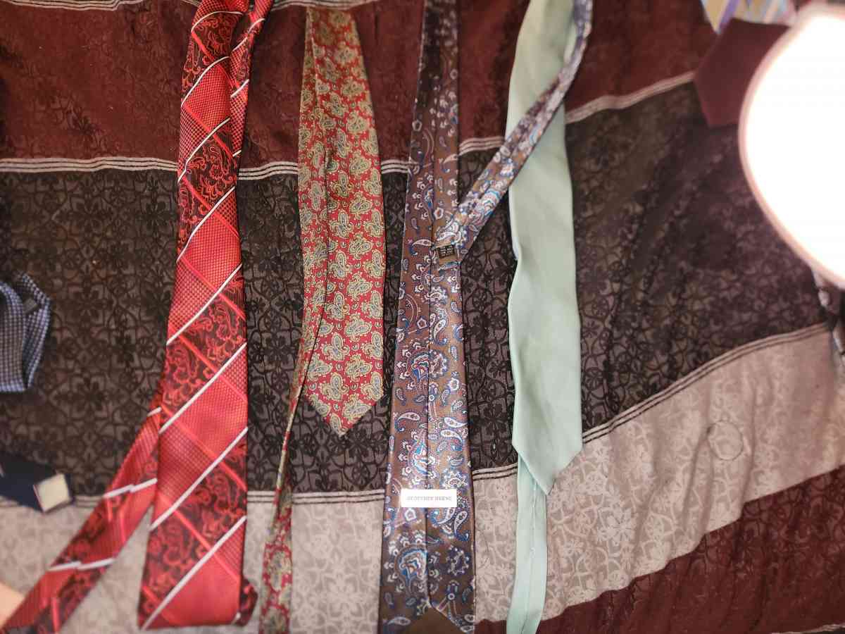 ties styles color anvlength vary - Carson City, Nevada - FleaMarketBay