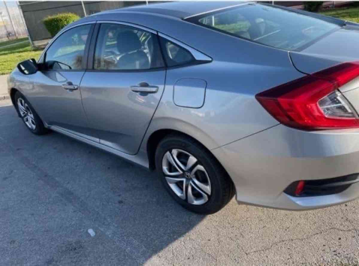 2018 Honda Civic - Visalia, California - FleaMarketBay
