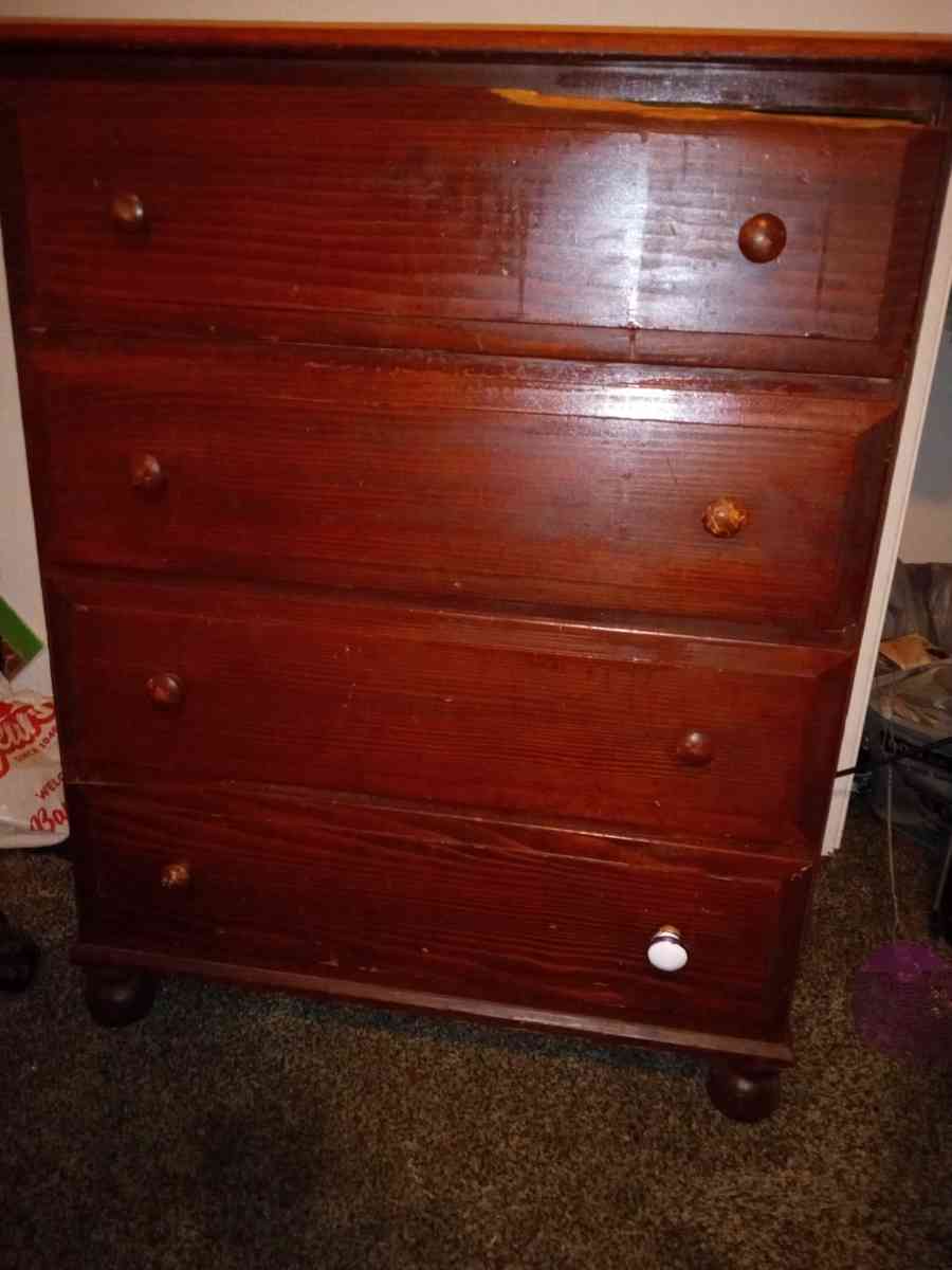4 Drawer DRESSER - Oakdale, California