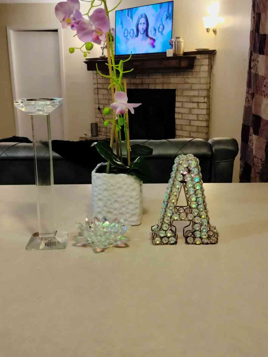 2 good mirrors and nice glass structures - Copperas Cove, Texas - FleaMarketBay