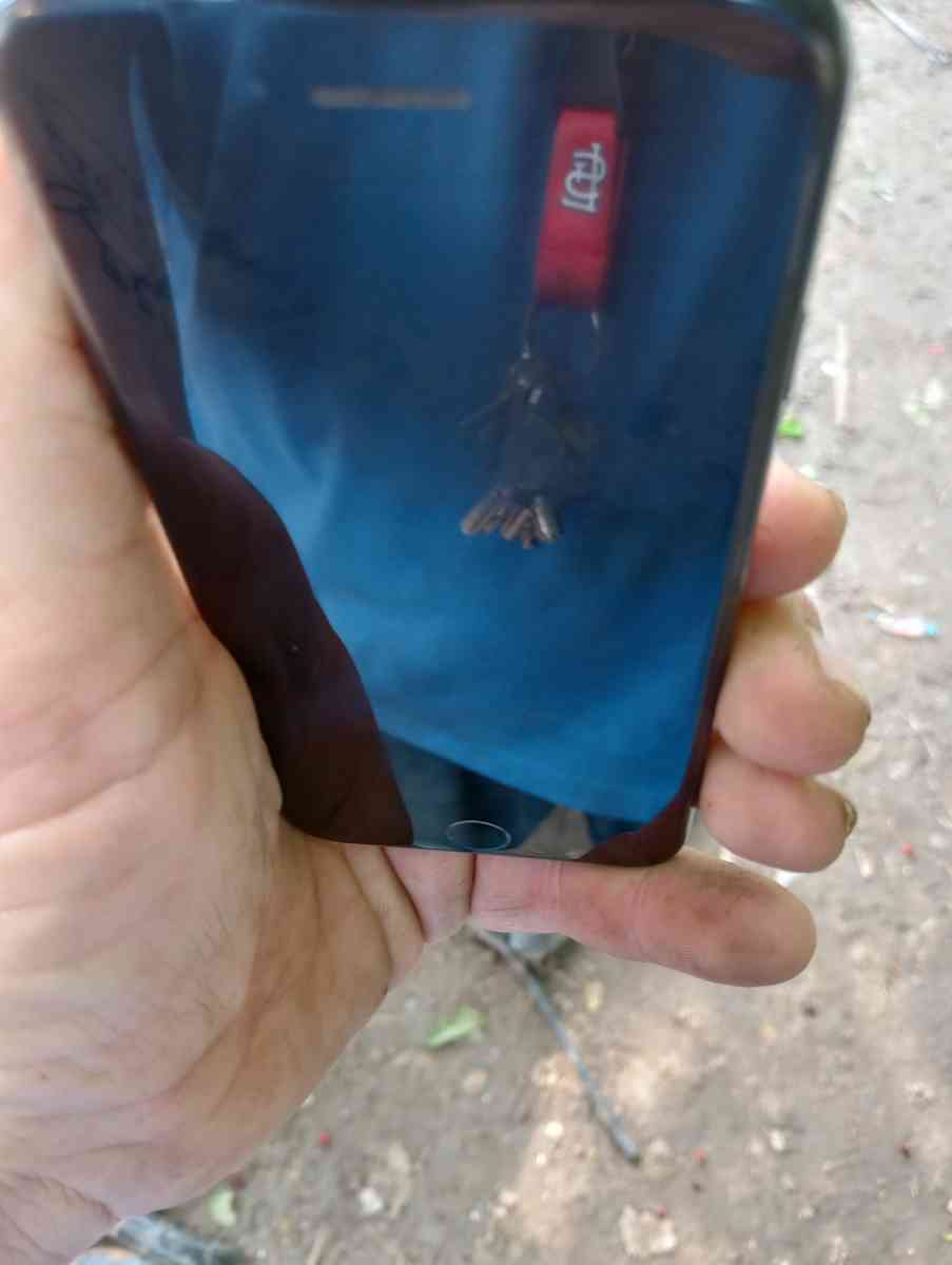 iphone se - Granite City, Illinois - FleaMarketBay