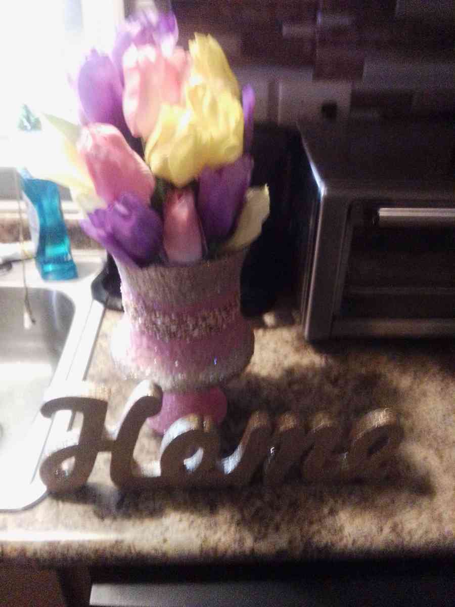 floral arrangement and home sign - Charlotte, North Carolina - FleaMarketBay