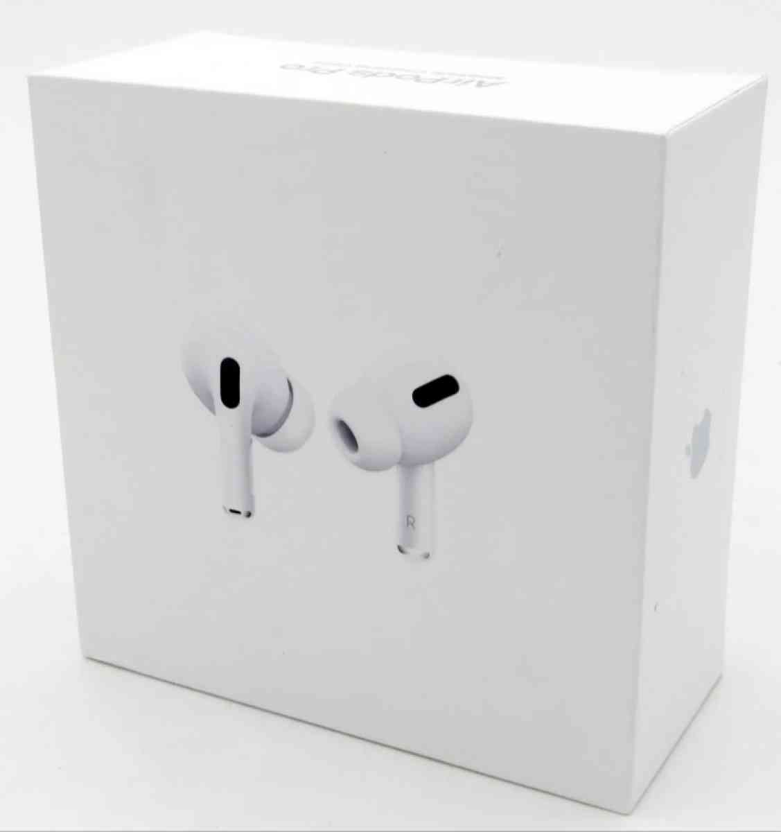 Airpod Pros - South Elgin, Illinois