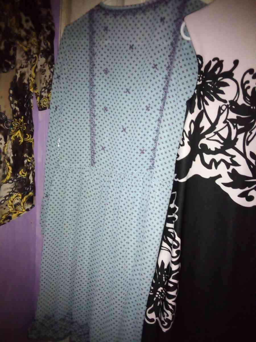 womans clothes - Gillsville, Georgia - FleaMarketBay