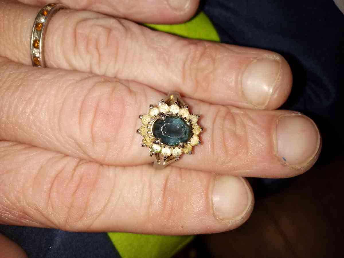 blue Sapphire ring - Flippin, Arkansas