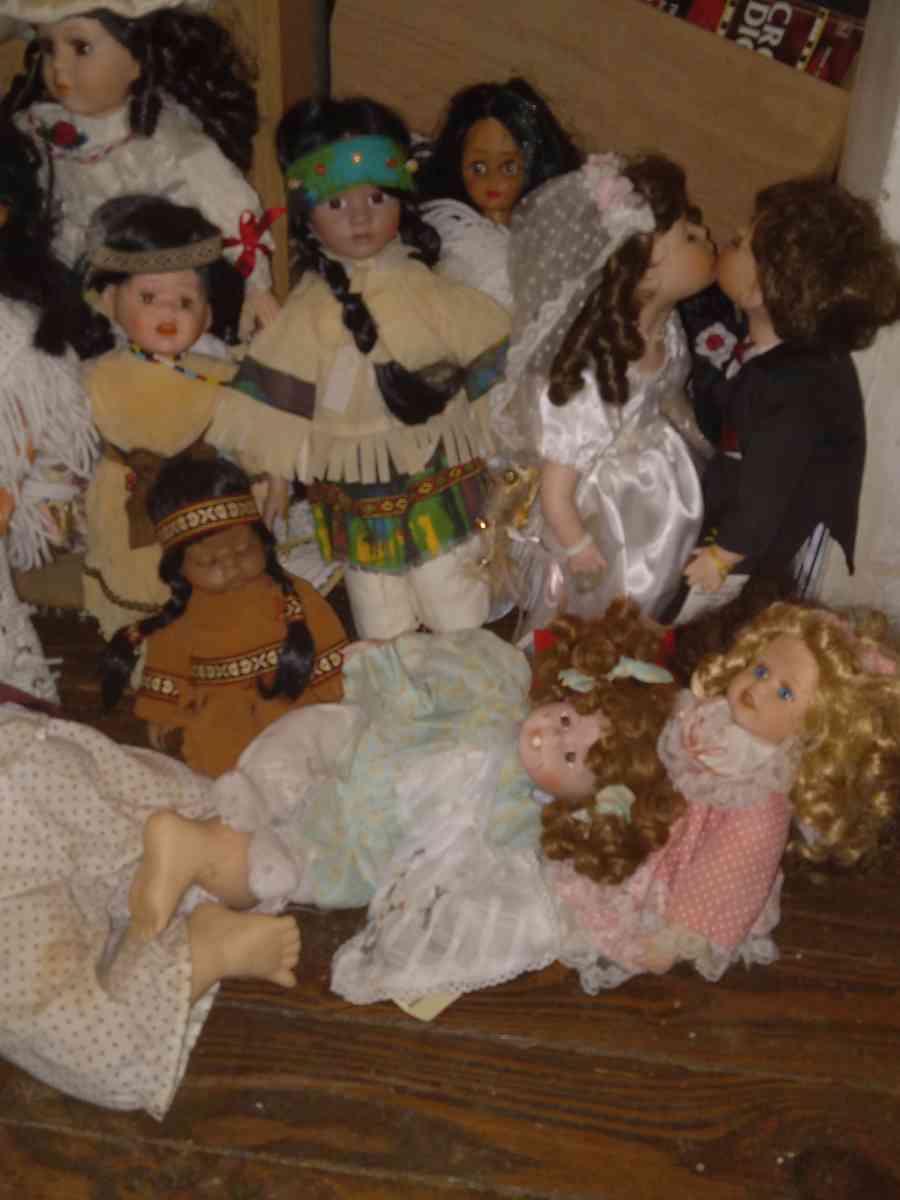 vintage authentic porcelain dolls - Calhoun Falls, South Carolina - FleaMarketBay