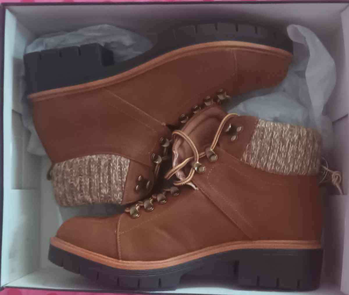 boots - Claymont, Delaware