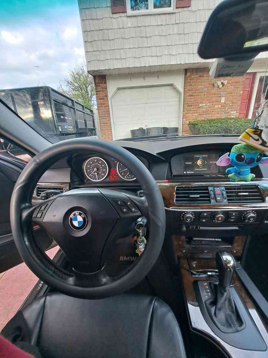BMW serie 5 2006 - Central Islip, New York - FleaMarketBay