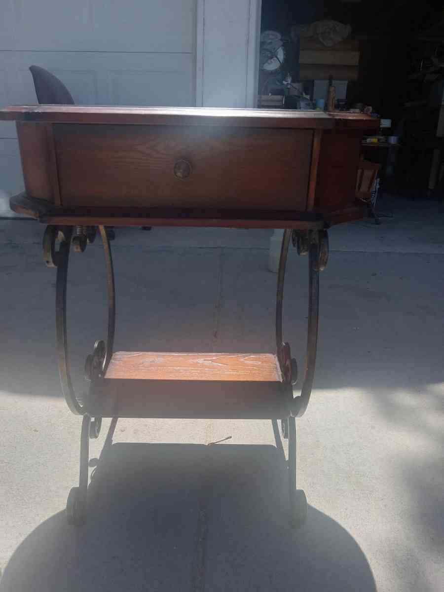 small end table - Las Vegas, Nevada