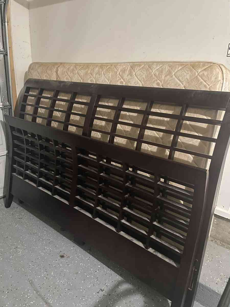 4pc Sleigh Bedroom Set - Wichita, Kansas - FleaMarketBay