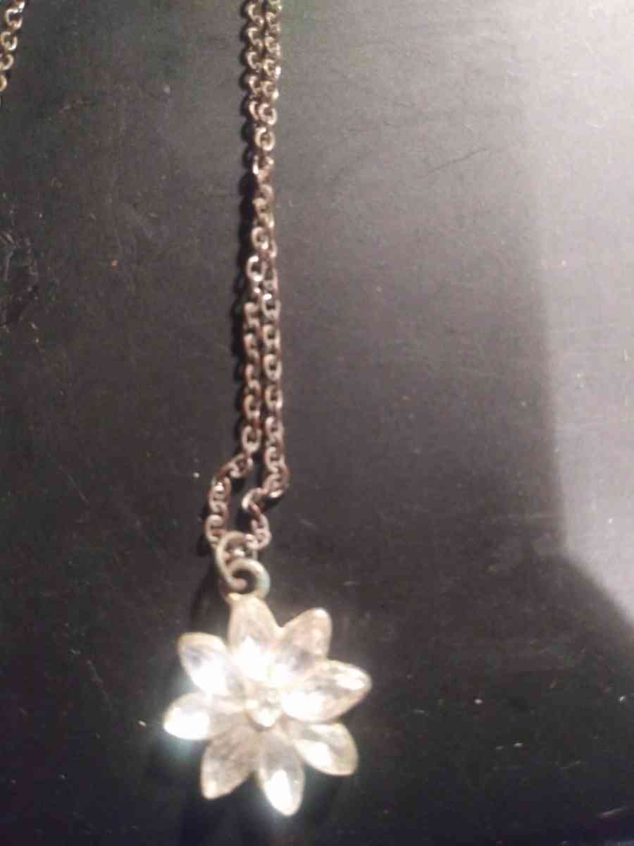 ASSORTED JERWELRY - Alliance, Ohio - FleaMarketBay