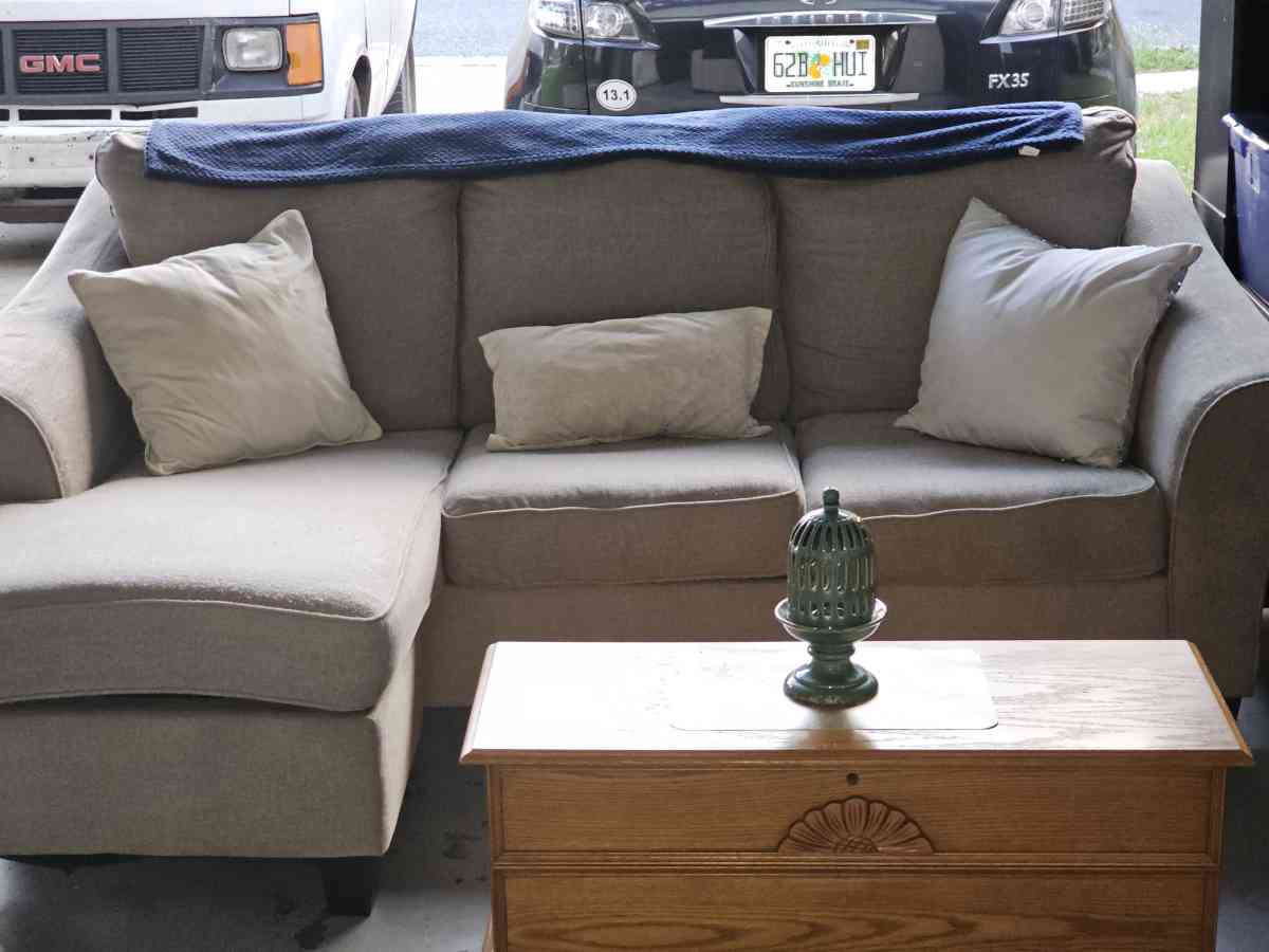 chaise sofa - New Port Richey, Florida - FleaMarketBay