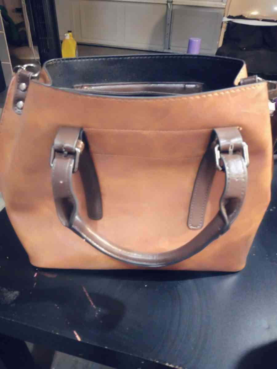 womens  purse - El Mirage, Arizona - FleaMarketBay