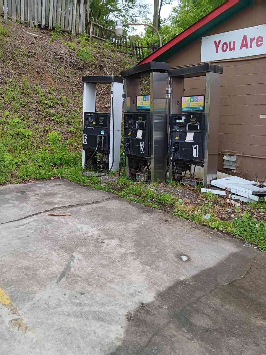gas pumps - Adamsville, Alabama