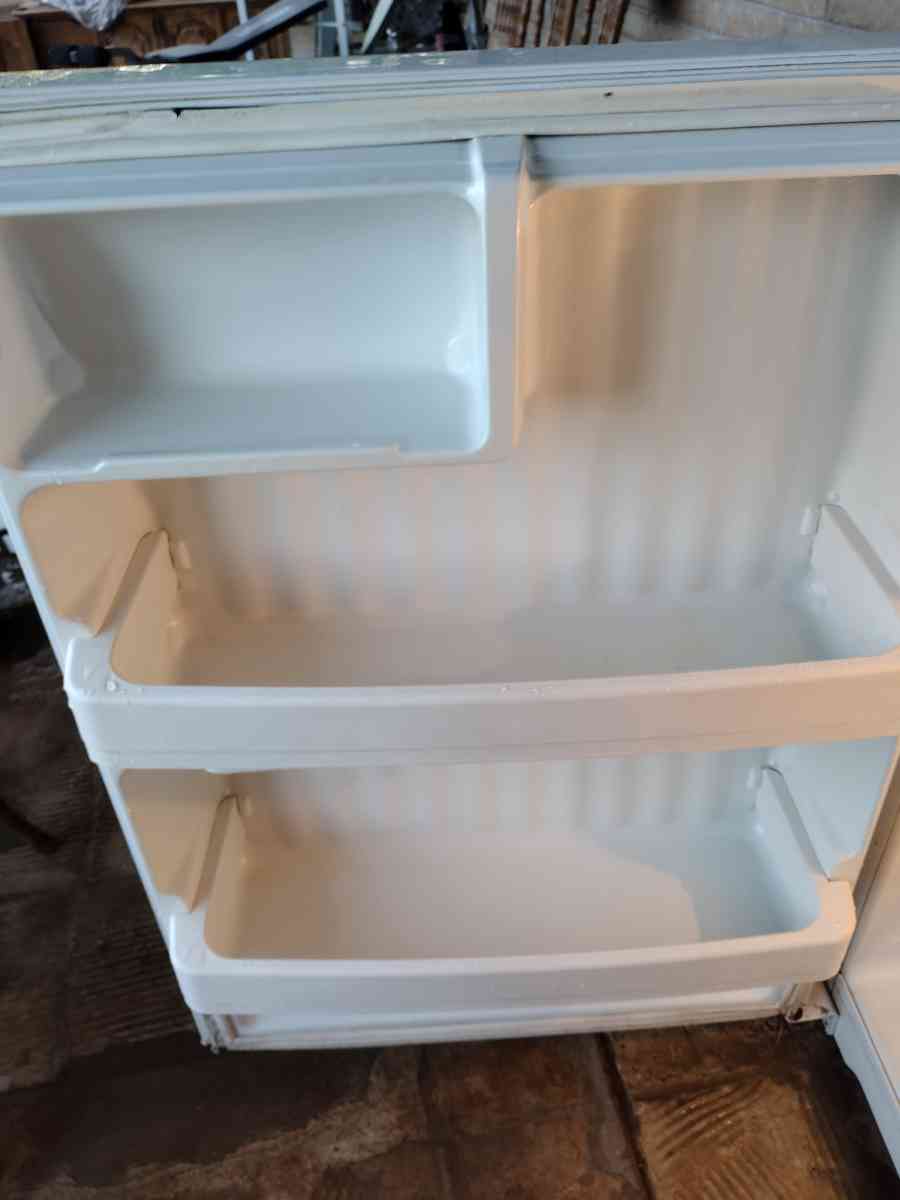 Americana fridge - Tucson, Arizona - FleaMarketBay