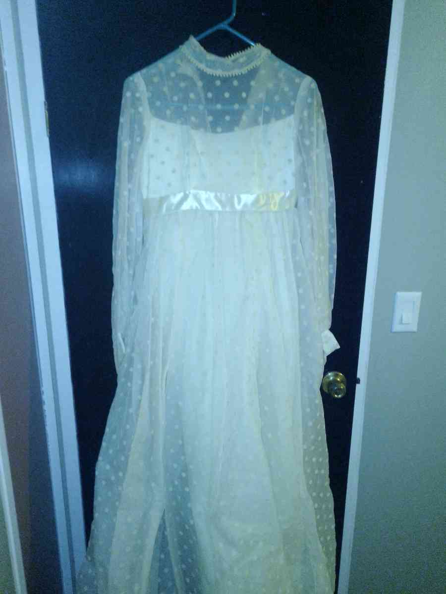 Vintage Wedding Gown - Gaston, South Carolina - FleaMarketBay
