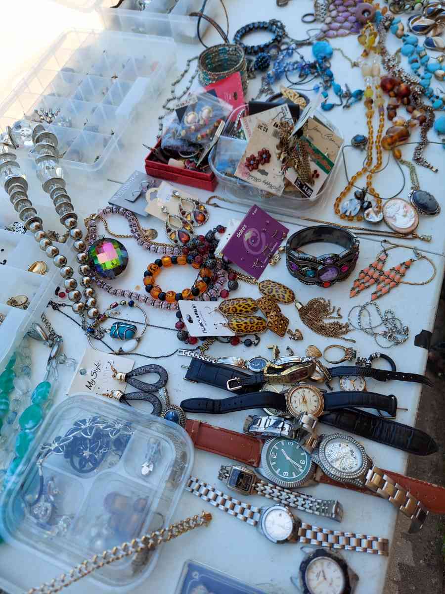 Jewelry Fashion - Kissimmee, Florida - FleaMarketBay