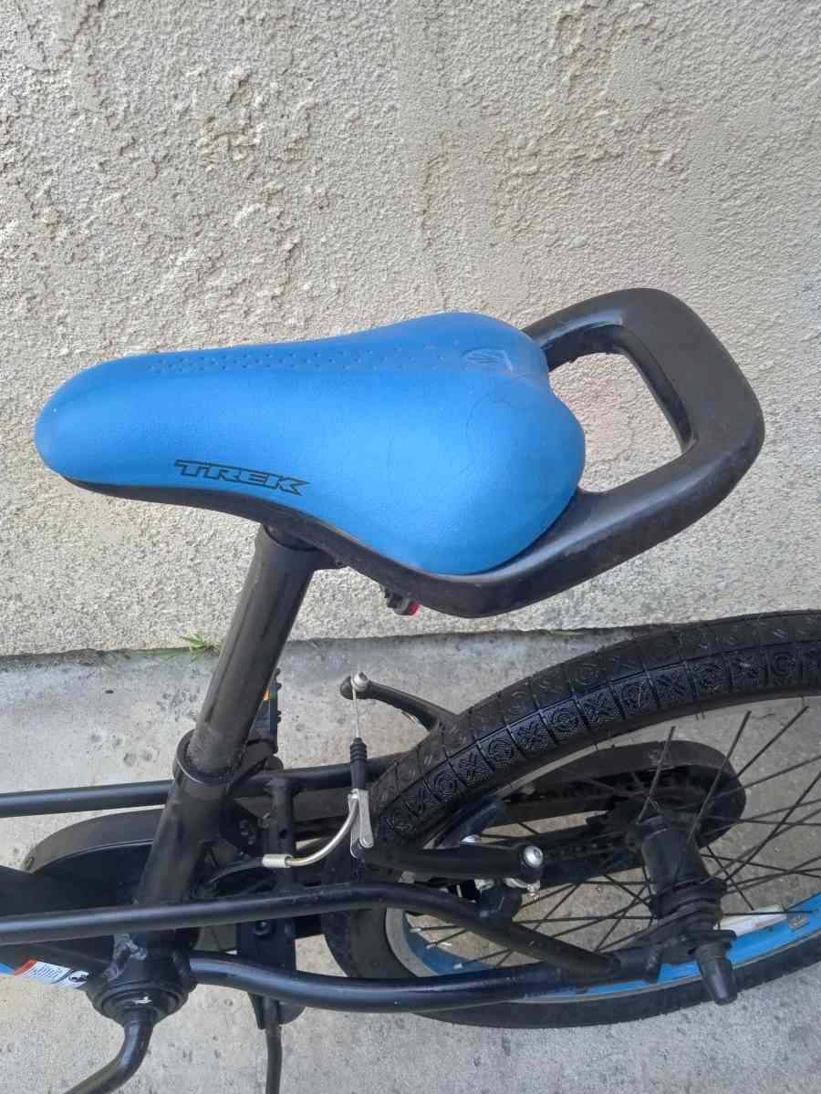 TREK Jet Series 20 Kids Bike 20 inch diameter tire - West Covina, California - FleaMarketBay
