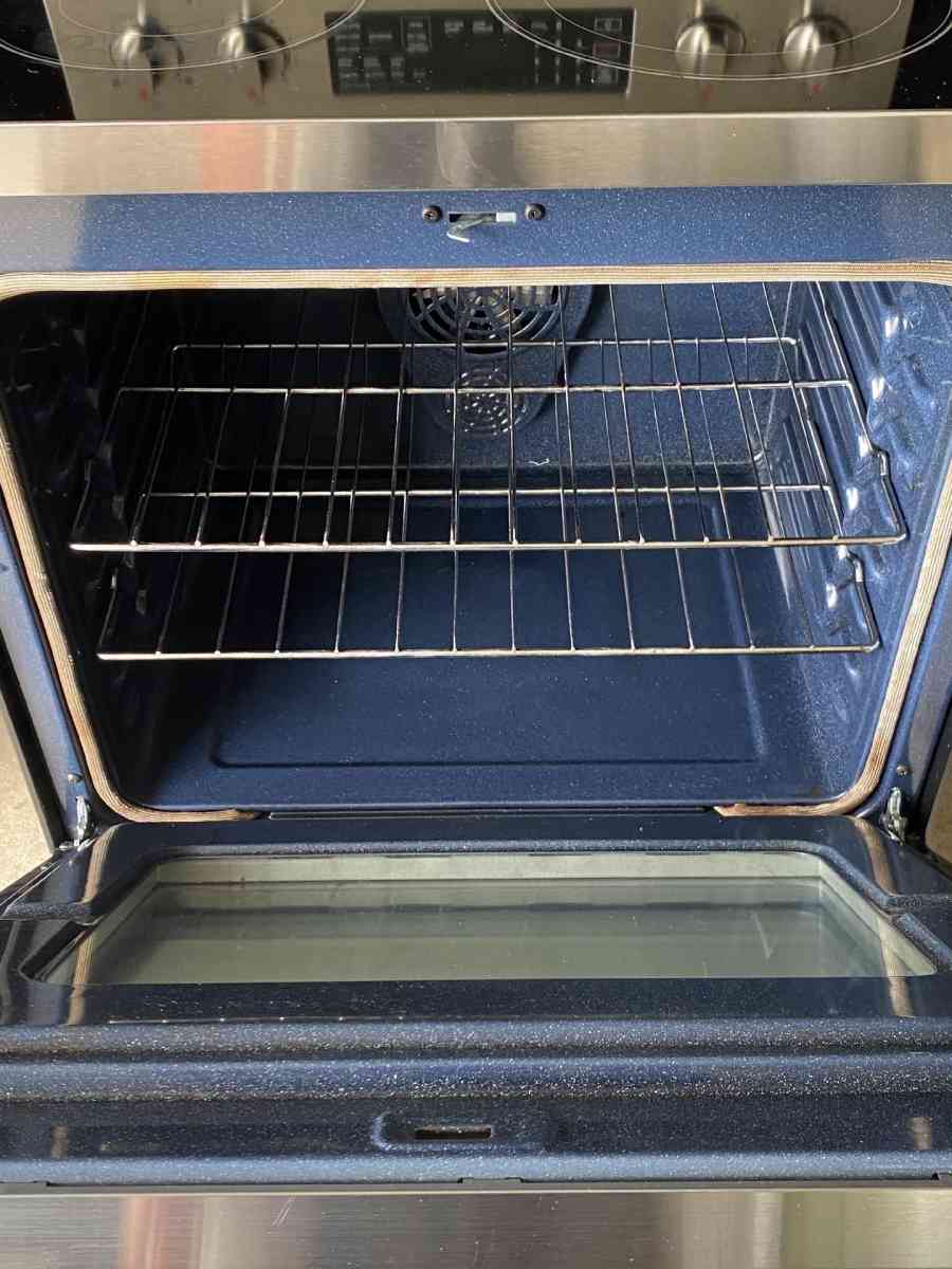 Samsung  stove 600 OBO - Wichita, Kansas - FleaMarketBay