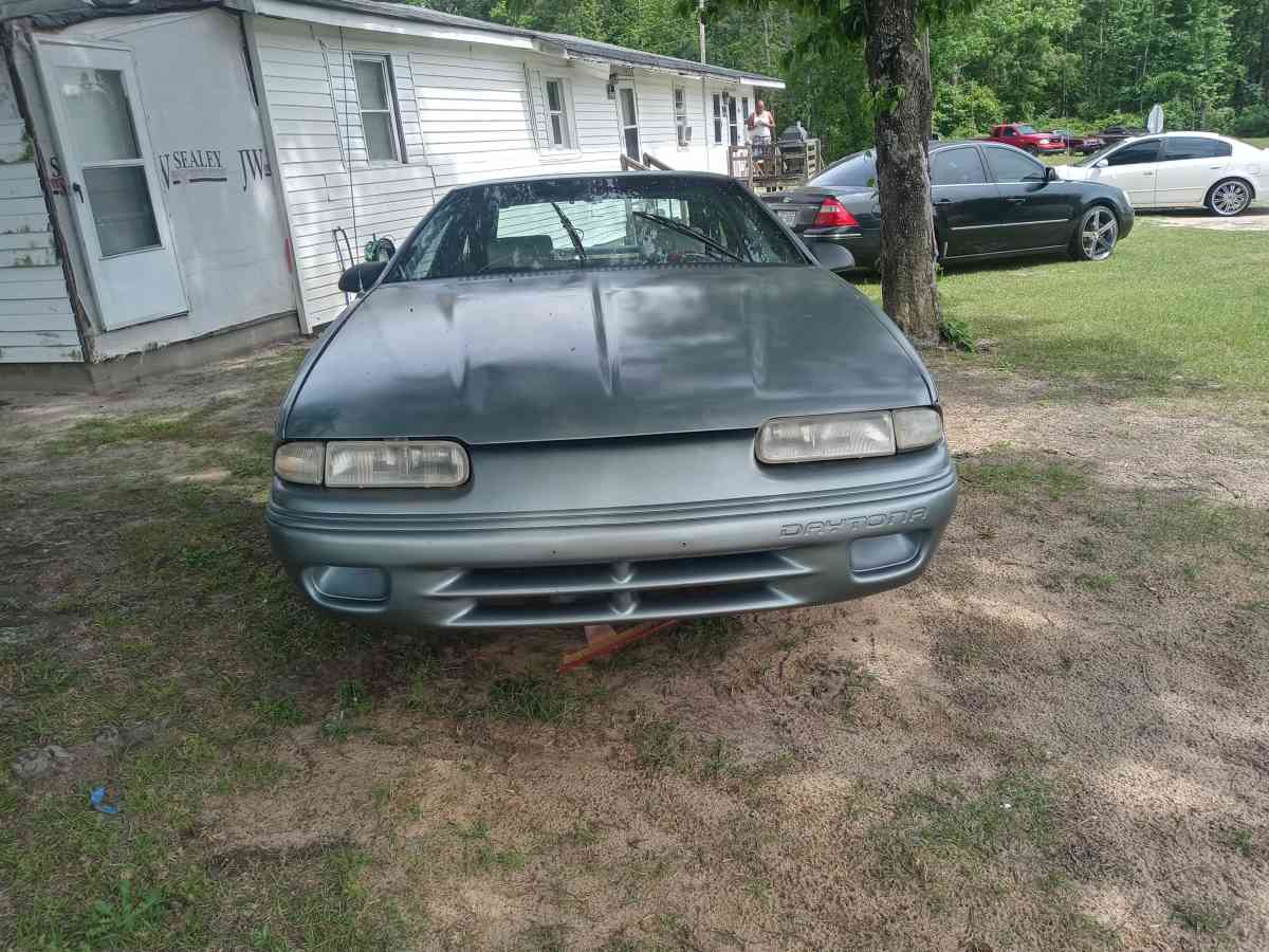 92 Dodge Daytona nonturbo - Fayetteville, North Carolina