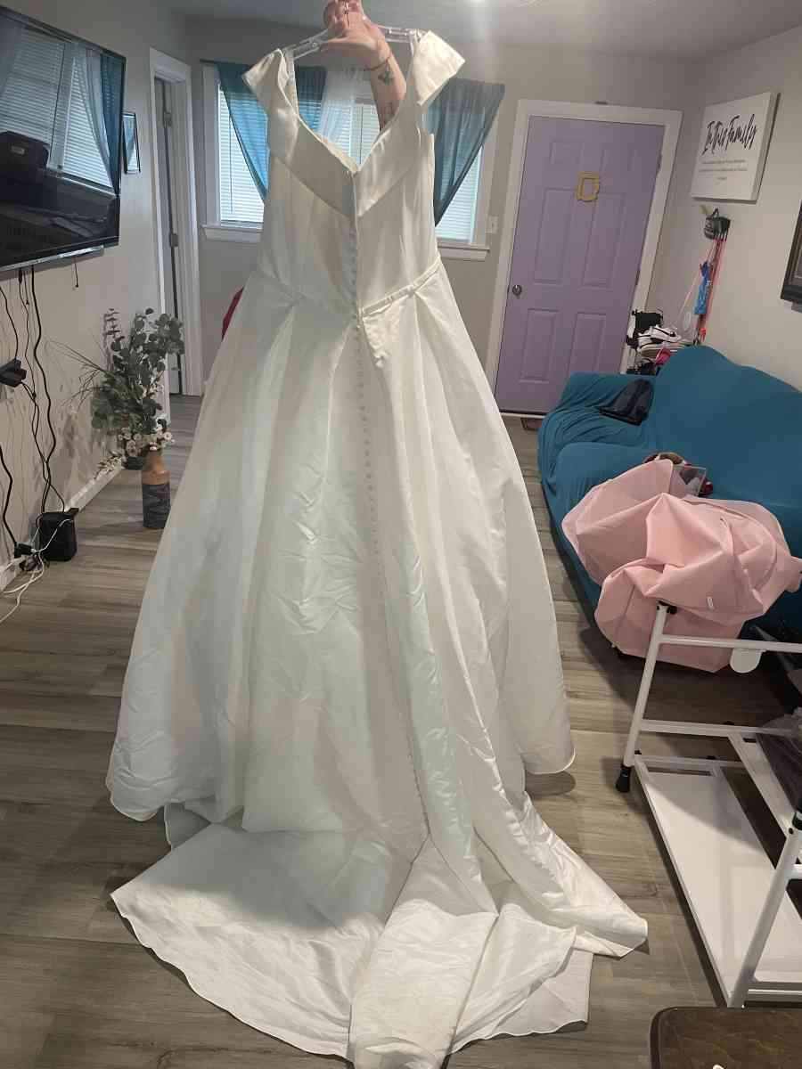 wedding dress - Houston, Texas - FleaMarketBay