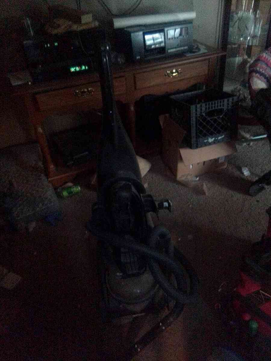 carpet cleaner - Flint, Michigan - FleaMarketBay