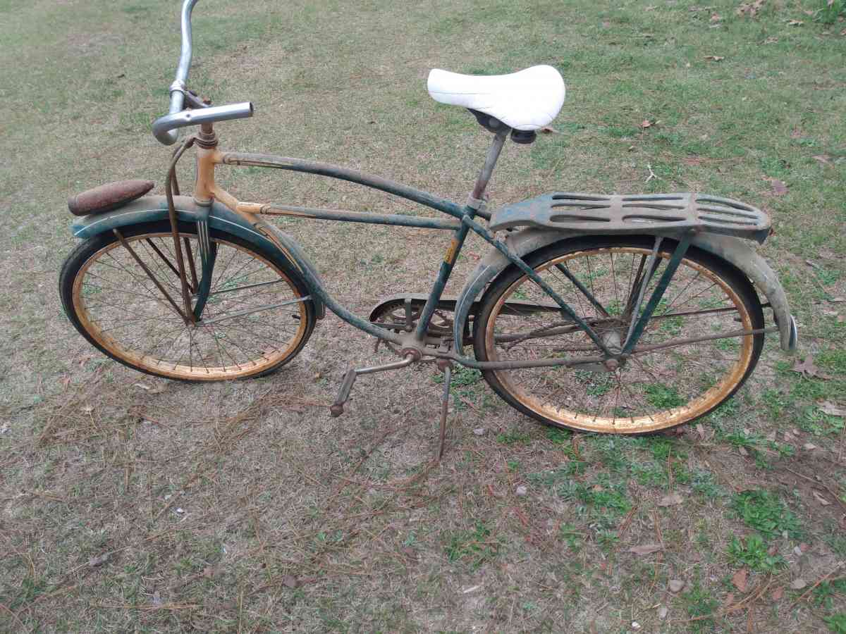 1940s Schwinn Bike - Gaston, South Carolina