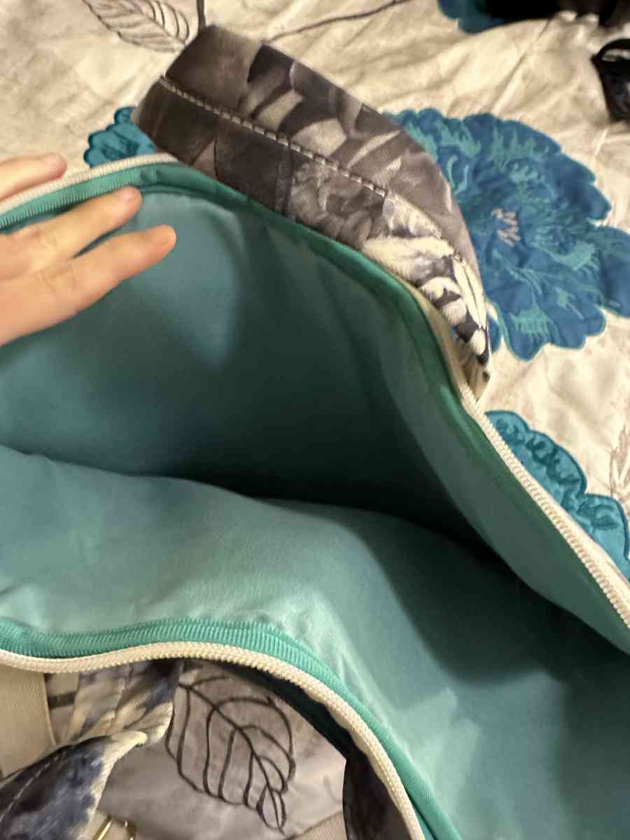 Tablet carrying case - Lakewood, California - FleaMarketBay