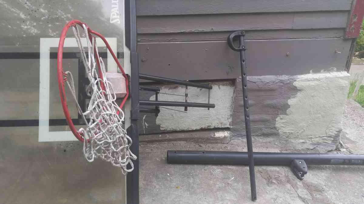 basketball hoop - Cincinnati, Ohio - FleaMarketBay