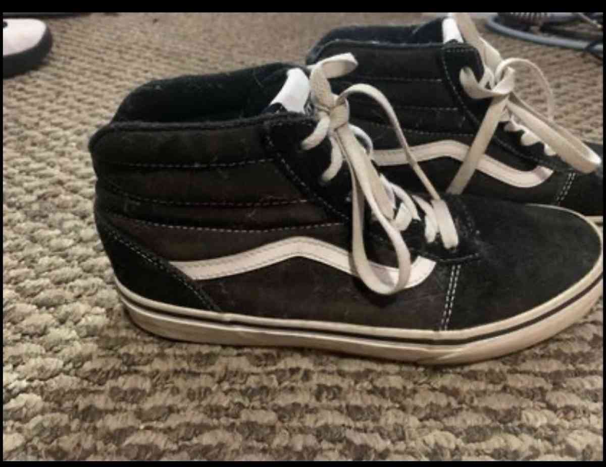 vans shoes - Roanoke, Virginia - FleaMarketBay