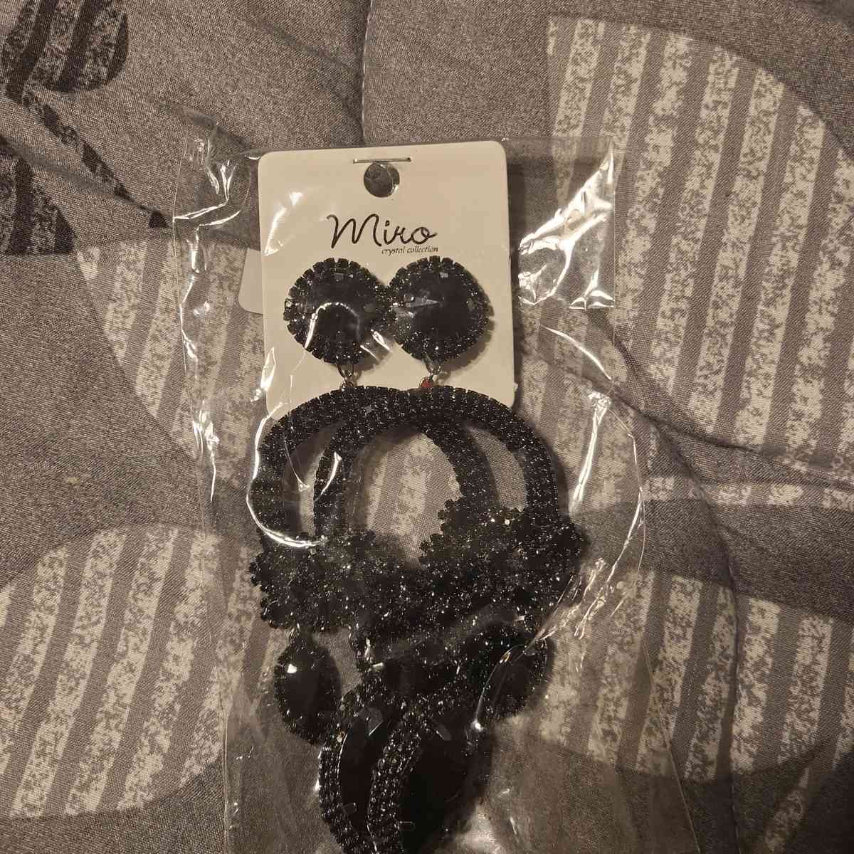 chandelier earrings - Snellville, Georgia