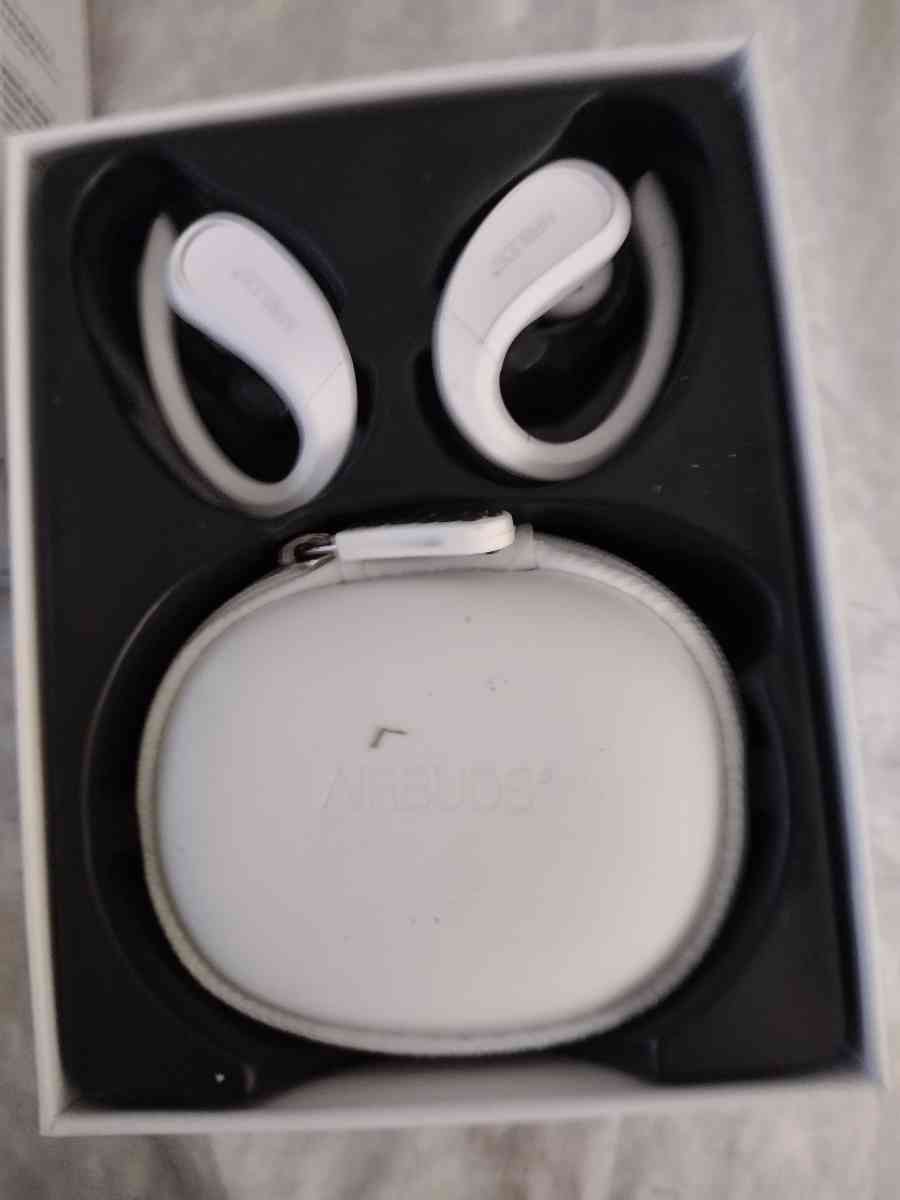 air Sport airbuds - Ackerman, Mississippi - FleaMarketBay