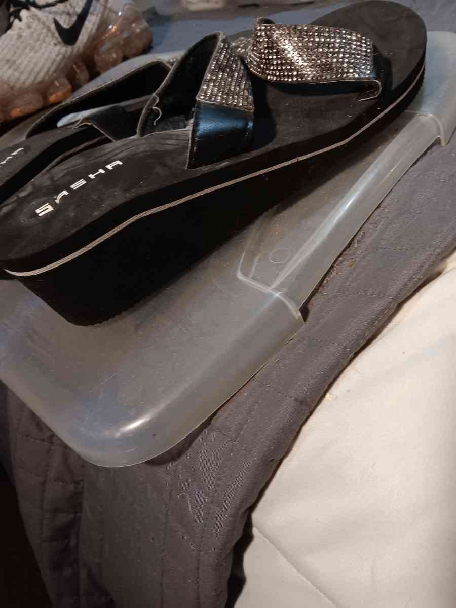 SASHA sandels size 8 in womens - Moulton, Alabama - FleaMarketBay
