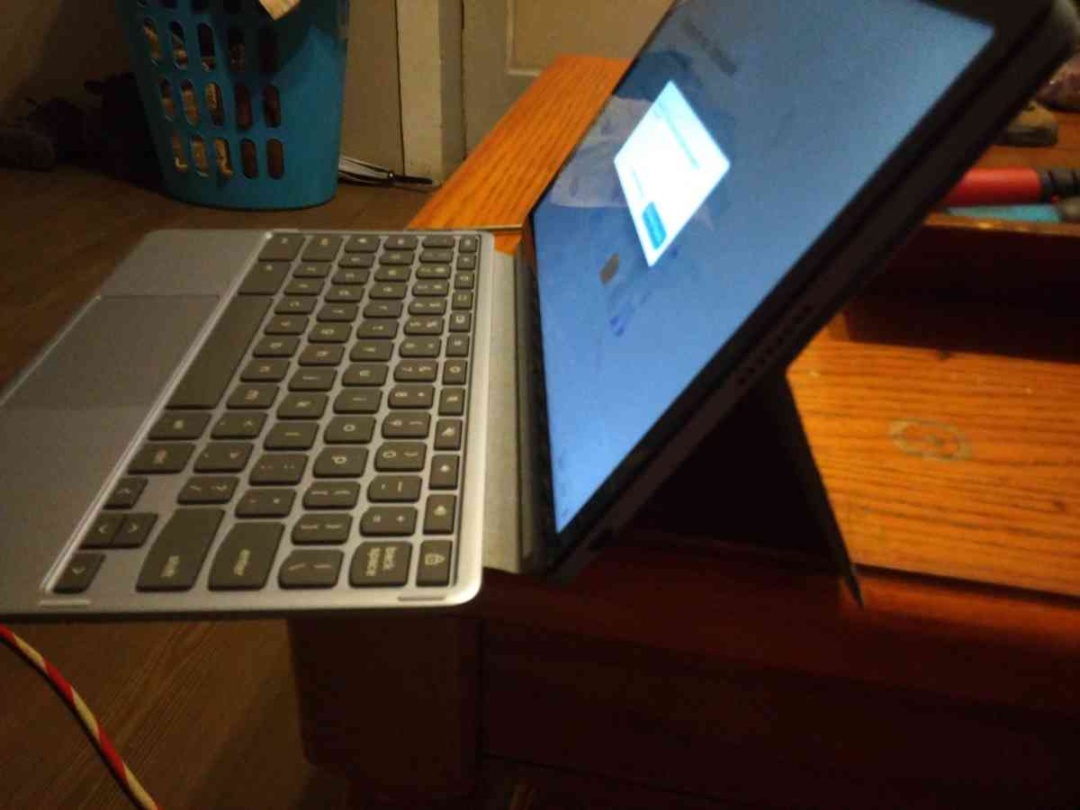 Lenovo 14 inch touchscreen Chromebook - Cantonment, Florida - FleaMarketBay