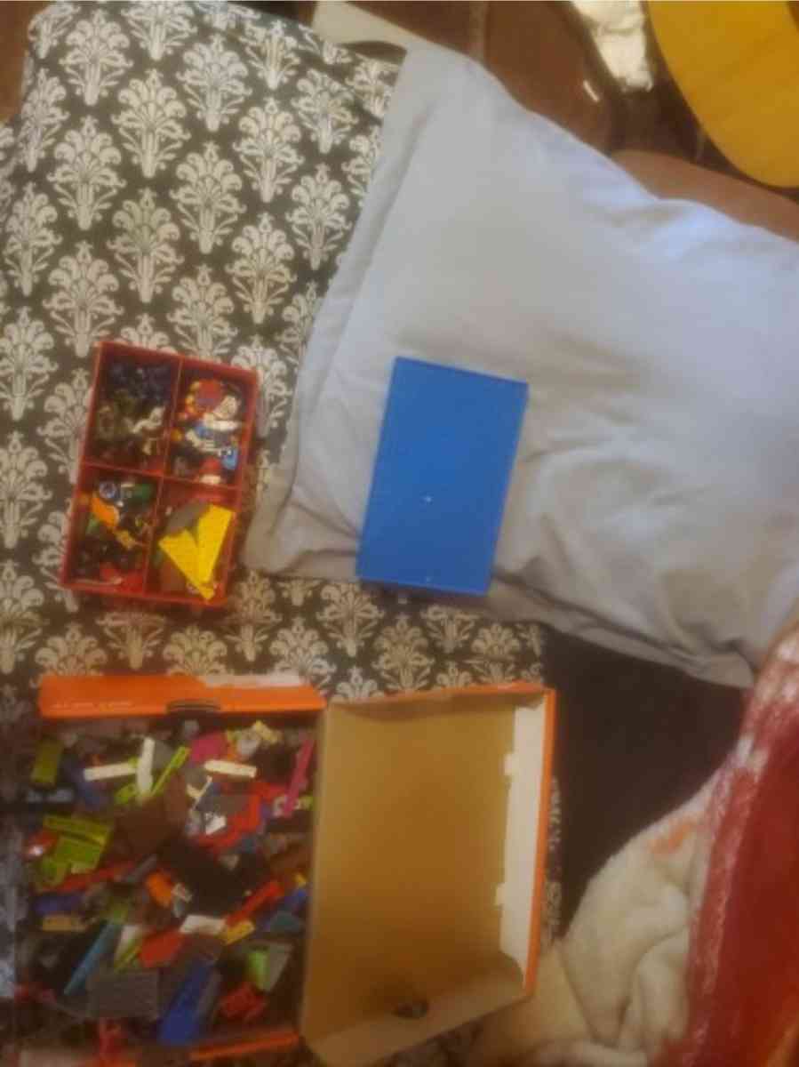 Legos - Dallas, Texas - FleaMarketBay