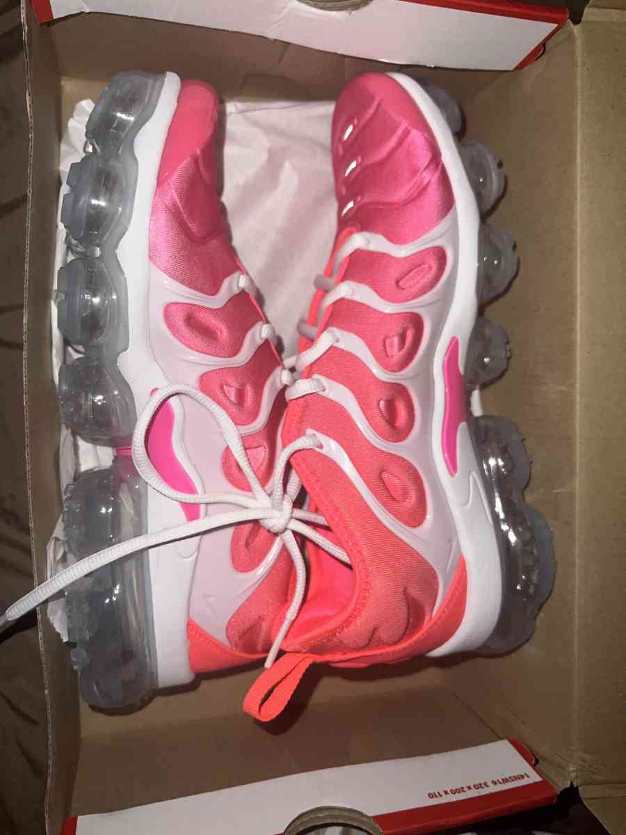 Nike W AIR VAPORMAX PLUS - Deerfield Beach, Florida - FleaMarketBay