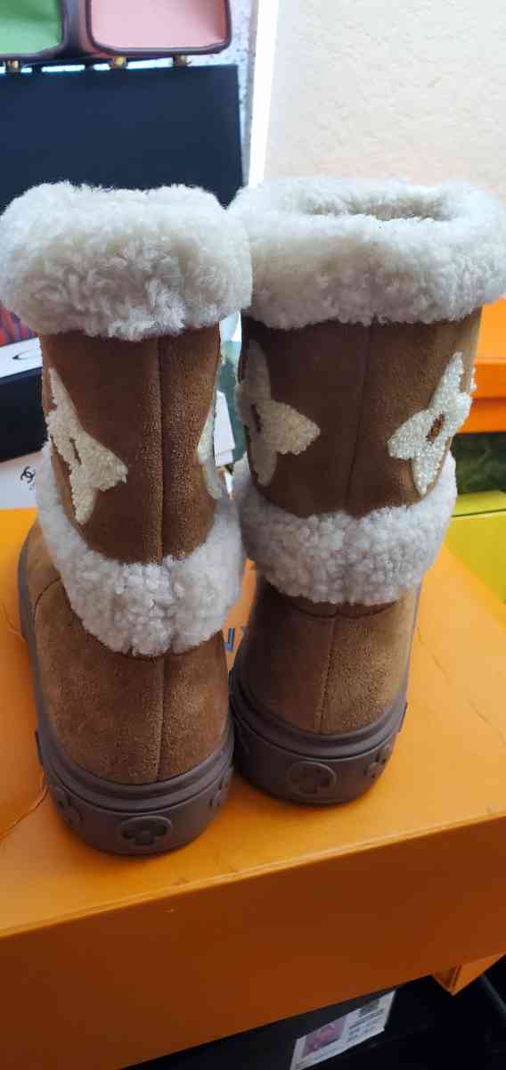 wool comfy boots - Mission Viejo, California - FleaMarketBay